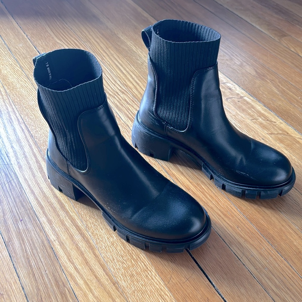 Steve Madden women’s boots sz 7 Lug